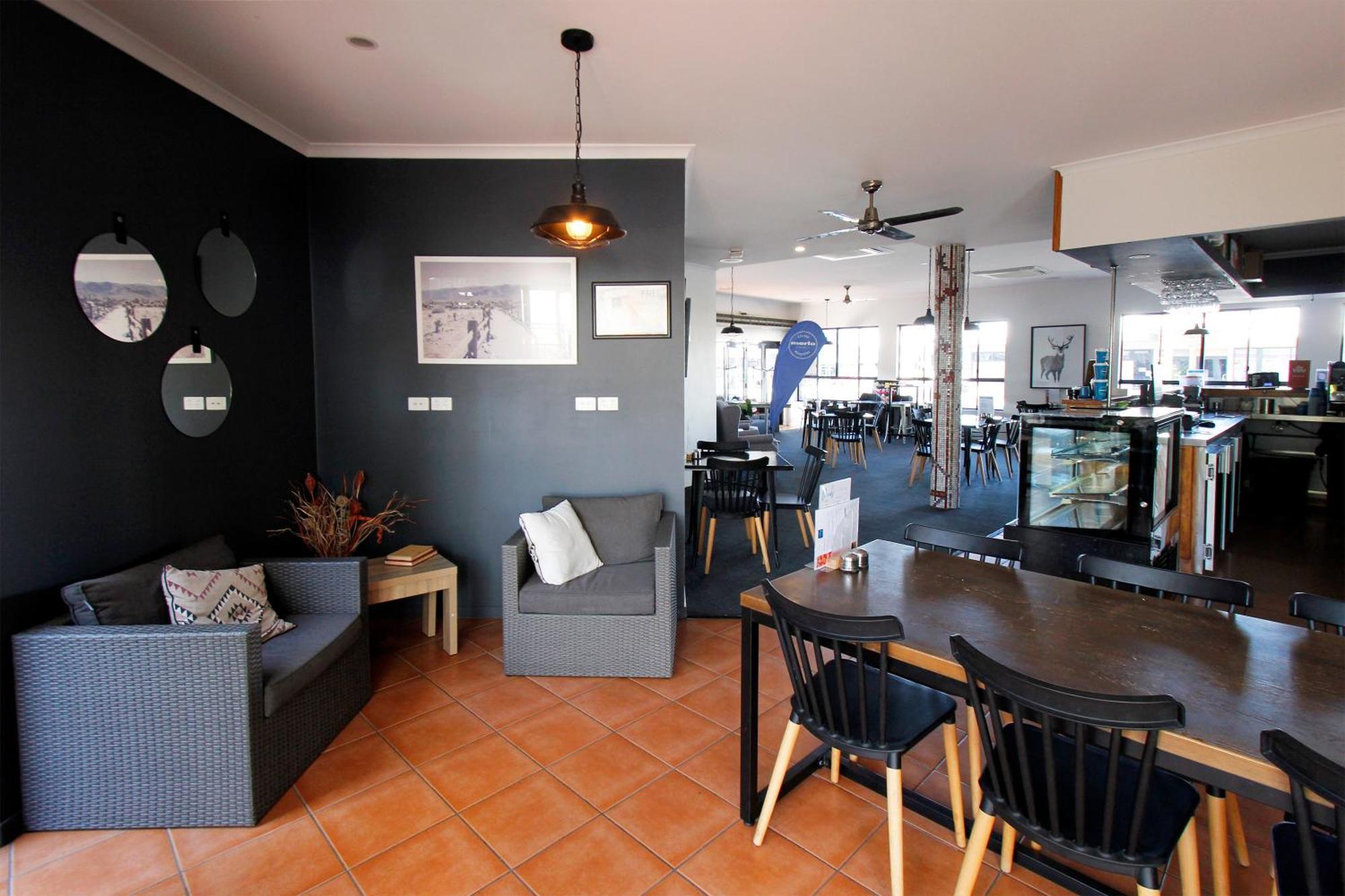 Coffee House Apartment Motel Рокхемптън Екстериор снимка