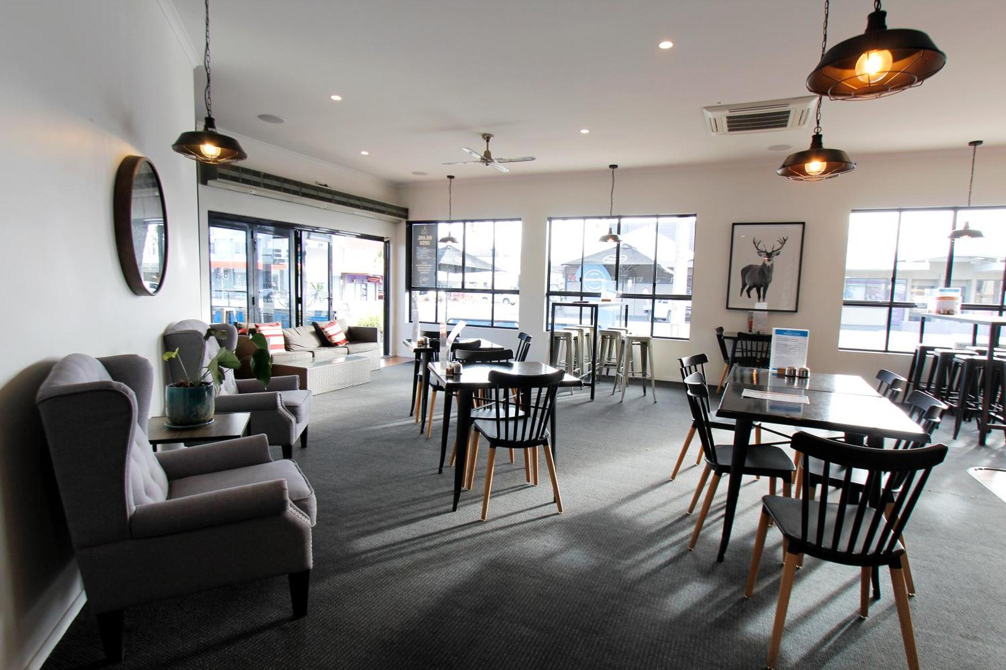 Coffee House Apartment Motel Рокхемптън Екстериор снимка