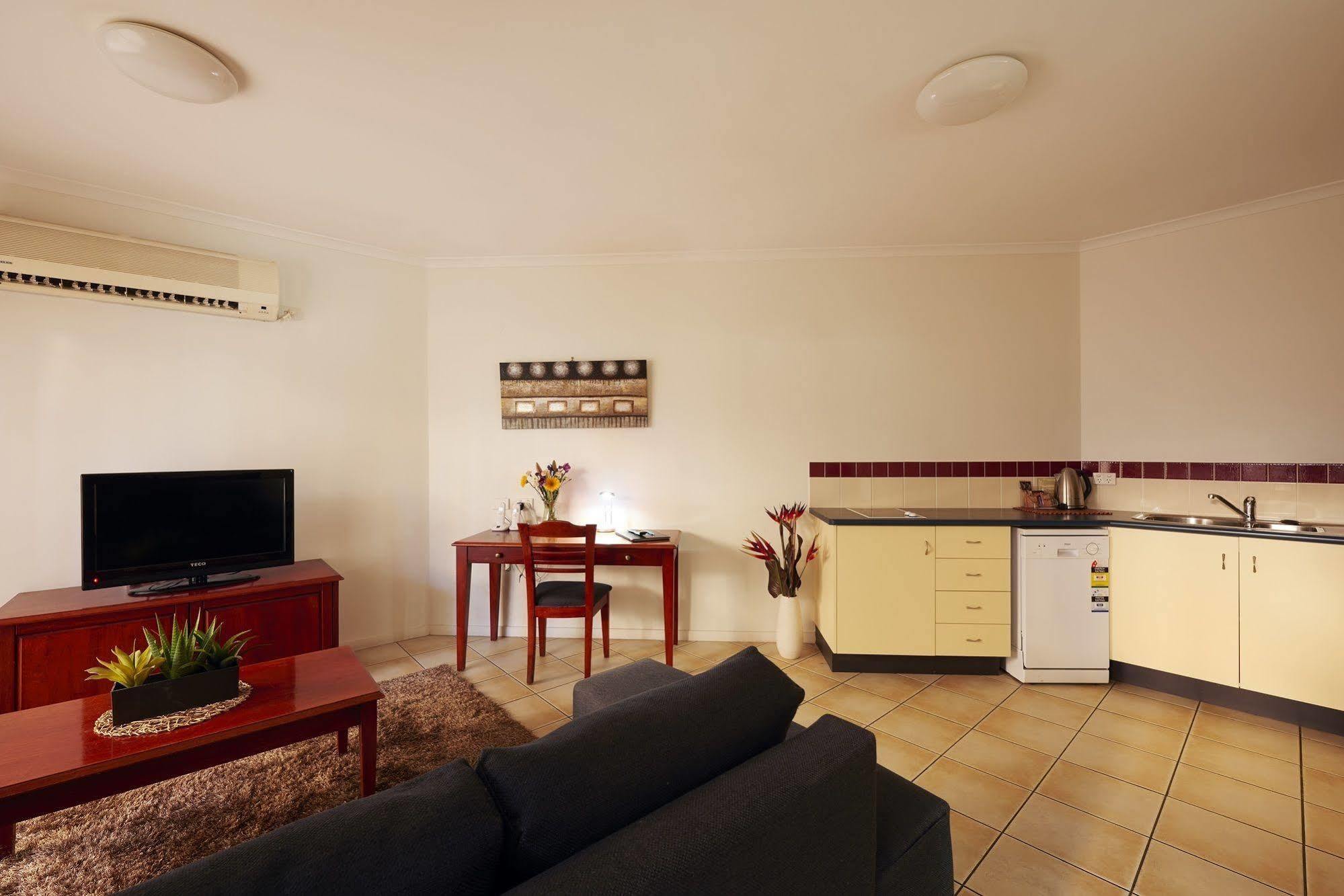Coffee House Apartment Motel Рокхемптън Екстериор снимка