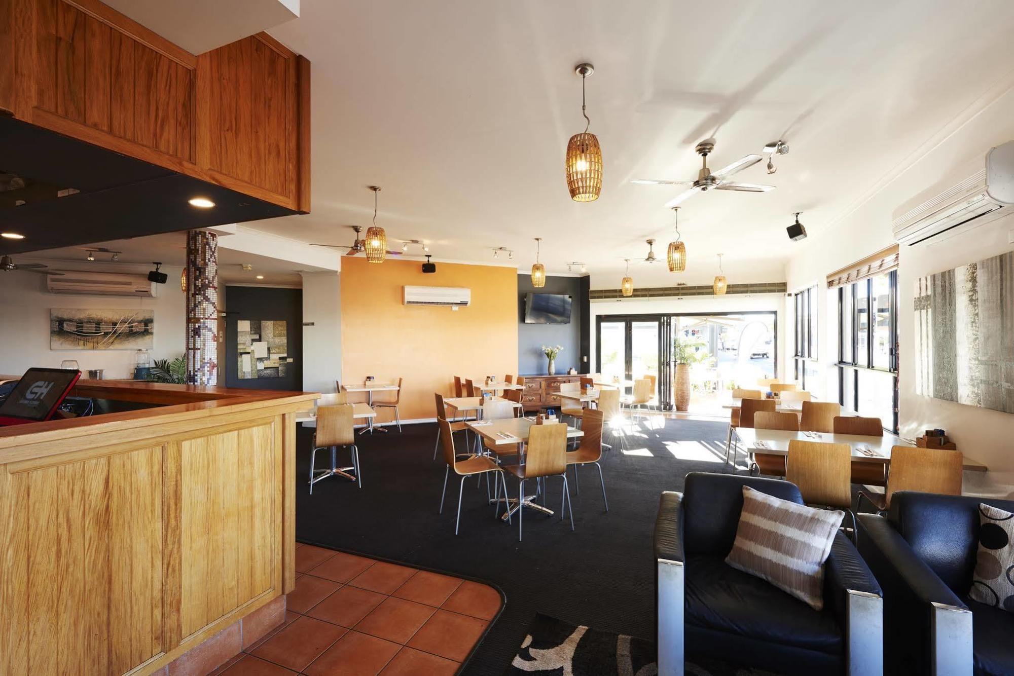 Coffee House Apartment Motel Рокхемптън Екстериор снимка
